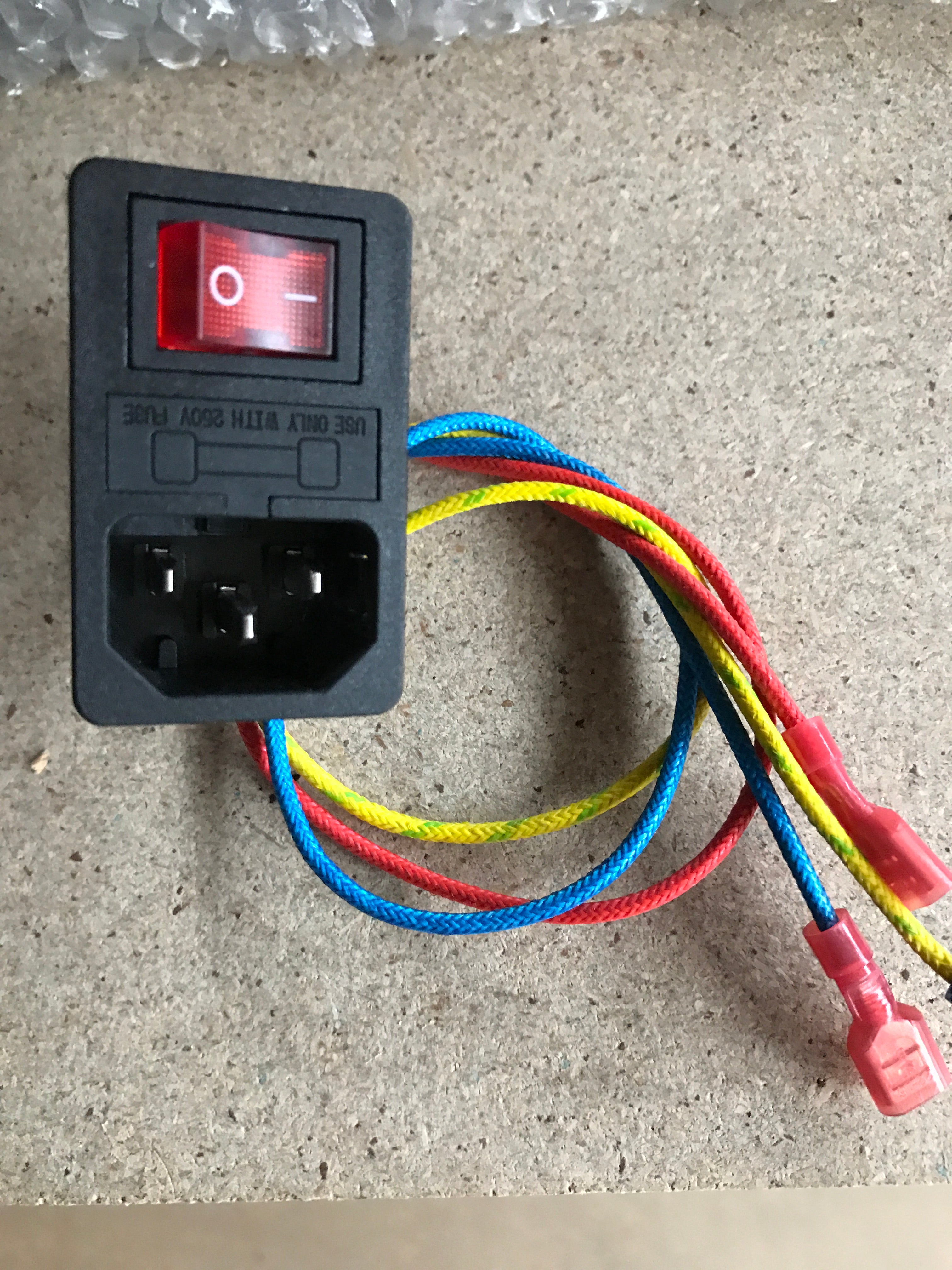 Powerinput / aan uit schakelaar