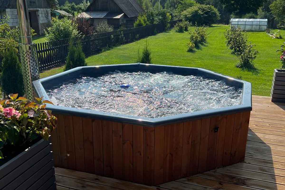 Stockholm Large 10 Persoons Hot Tub-WT